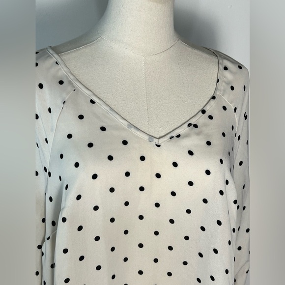 Torrid Polka Dot V-Neck Sheer 3/4 Sleeves Off White Pullover Blouse Plus Size 00 - Picture 2 of 12